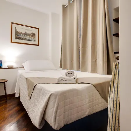 Clavdia Mini Flat ローマ